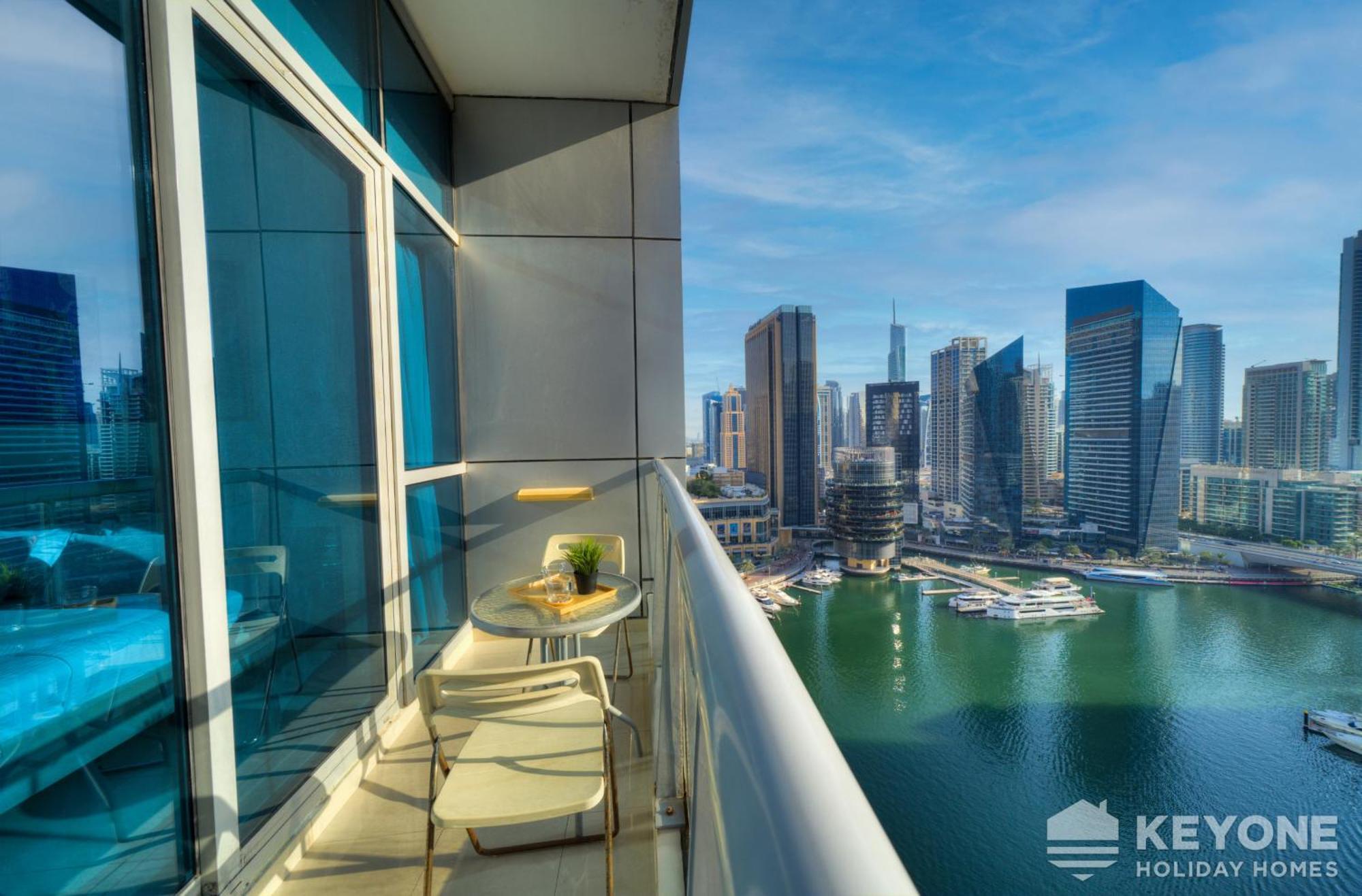 Contemporary One Bedroom With Full Marina View Dubai Luaran gambar